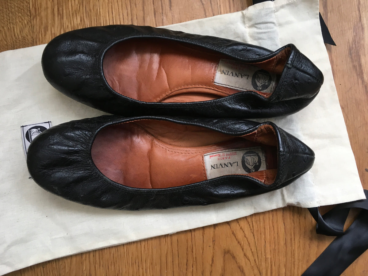 LANVIN Black Round-Toe Leather Flats Shoes Ladies