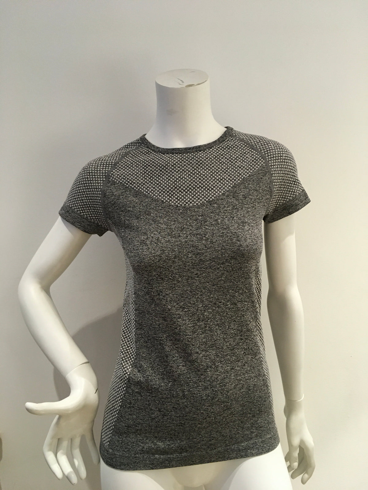 WORK OUT Women's Slim fit Grey T Shirts SIZE UK 10 / 12 ladies