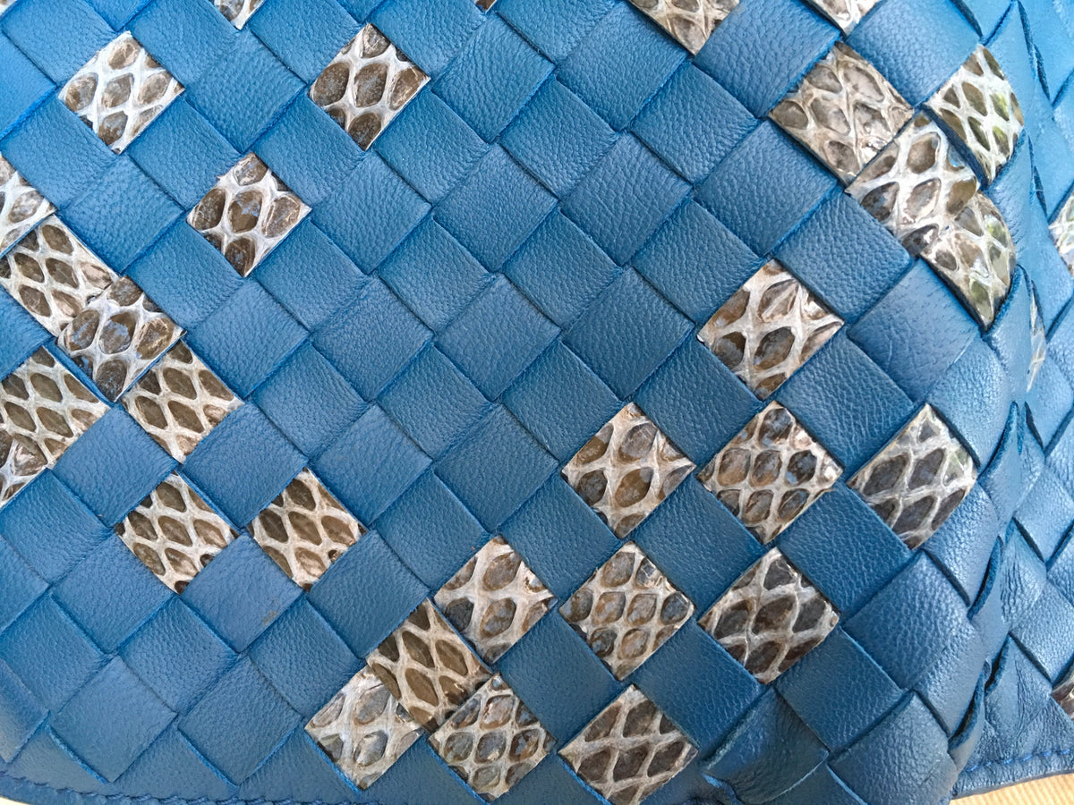 Bottega Veneta CONTINENTAL WALLET IN PEACOCK INTRECCIATO NAPPA AND AYERS LADIES