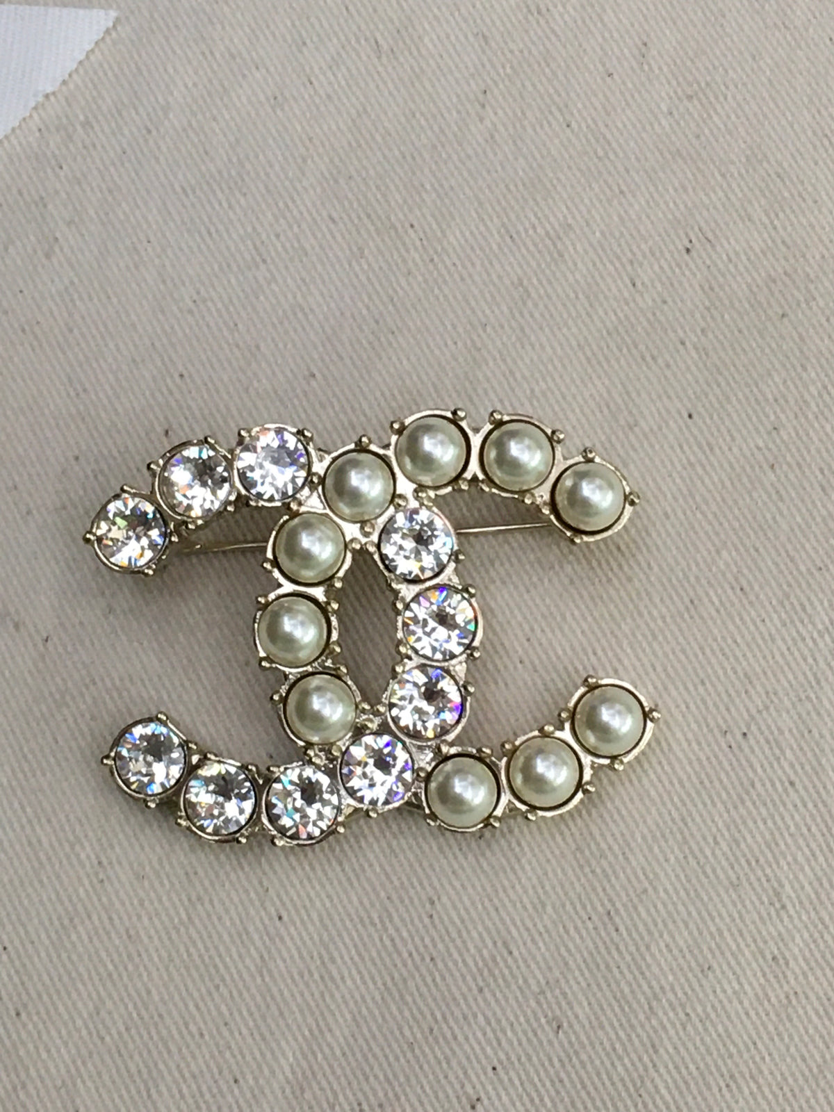 CHANEL Limited Edition 2020 Pearl Crystal CC XL Brooch Gold Pearly White ladies