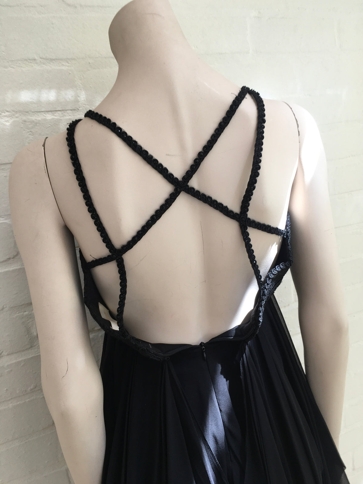 Marchesa Embellished Embroidered LBD silk SO COUTURE Dress  Ladies