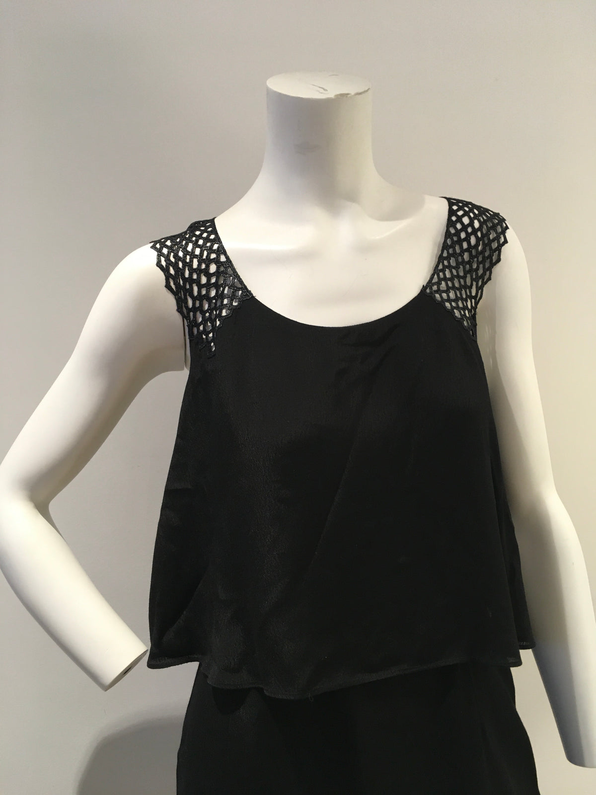 SANDRO Paris Black Eyelet Shoulder Viscose Dress Size 1 S Small ladies