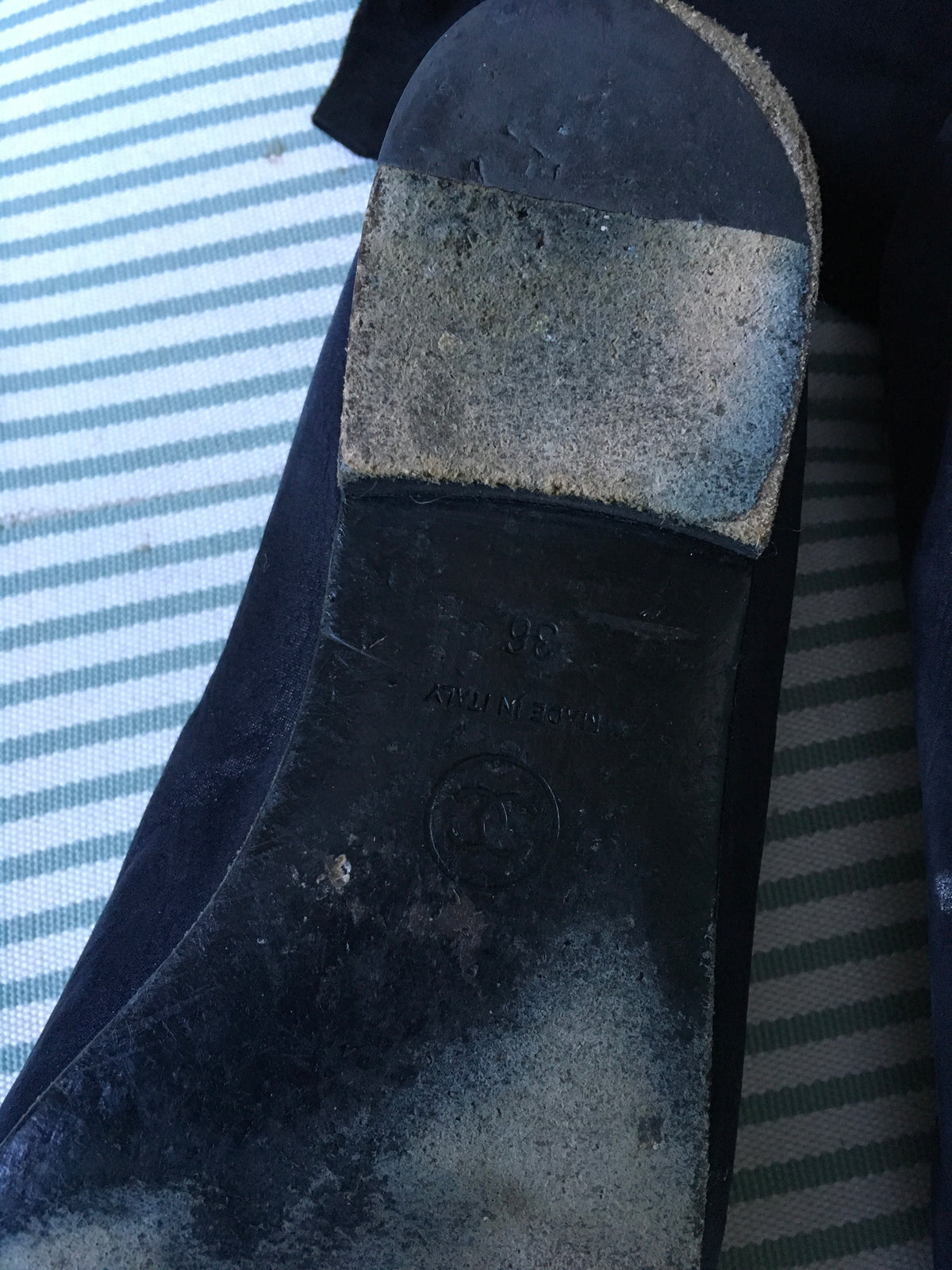 CHANEL LIMITED EDITION CC SUEDE NAVY FLATS SHOES LADIES