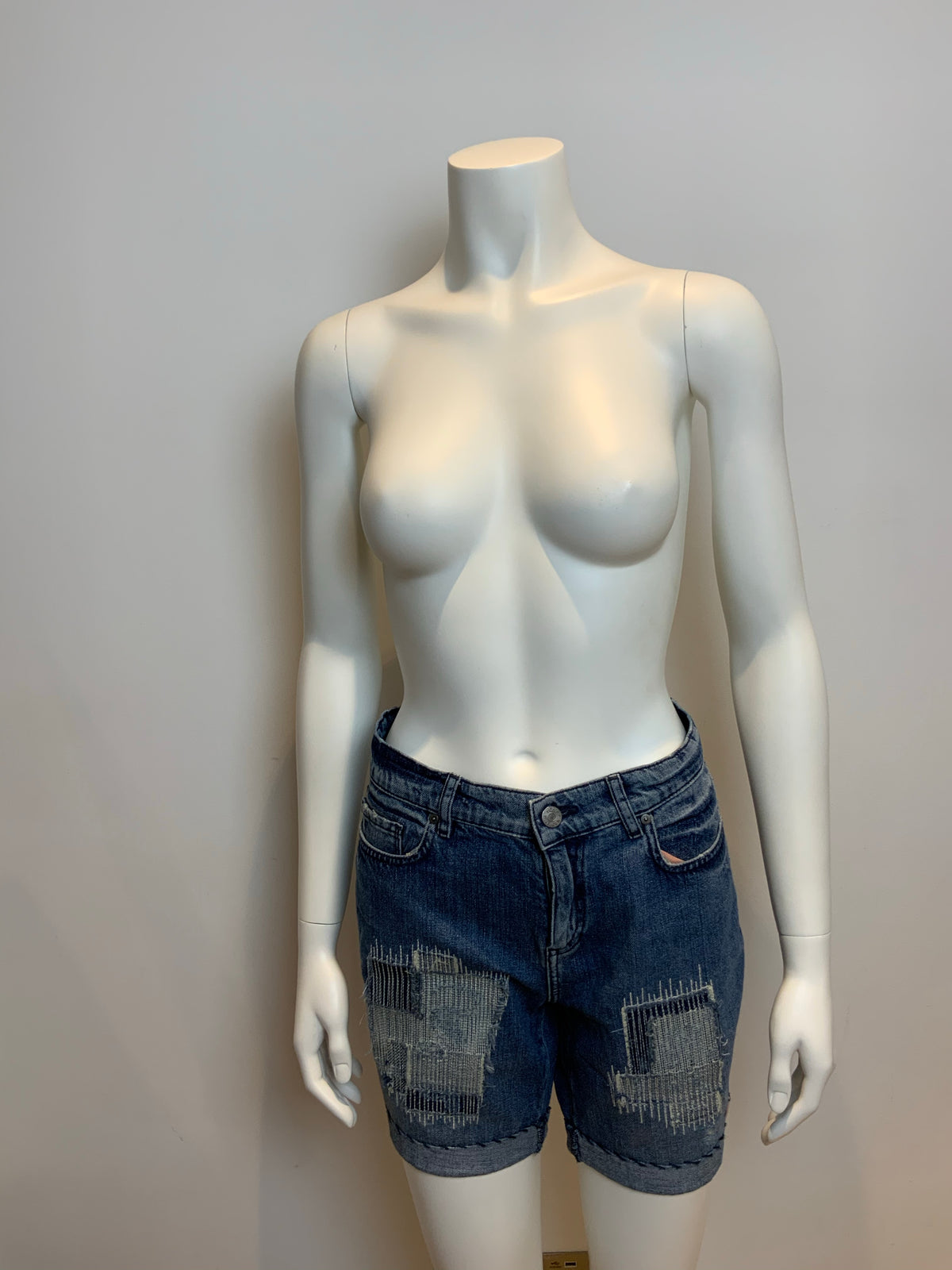 Tommy Hilfinger blue patched distressed Jeans Shorts Size 30 ladies