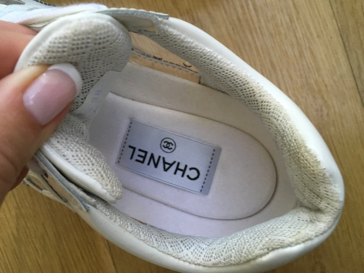 CHANEL 2018 White CC Low-Top Sneakers Trainers Shoes Ladies