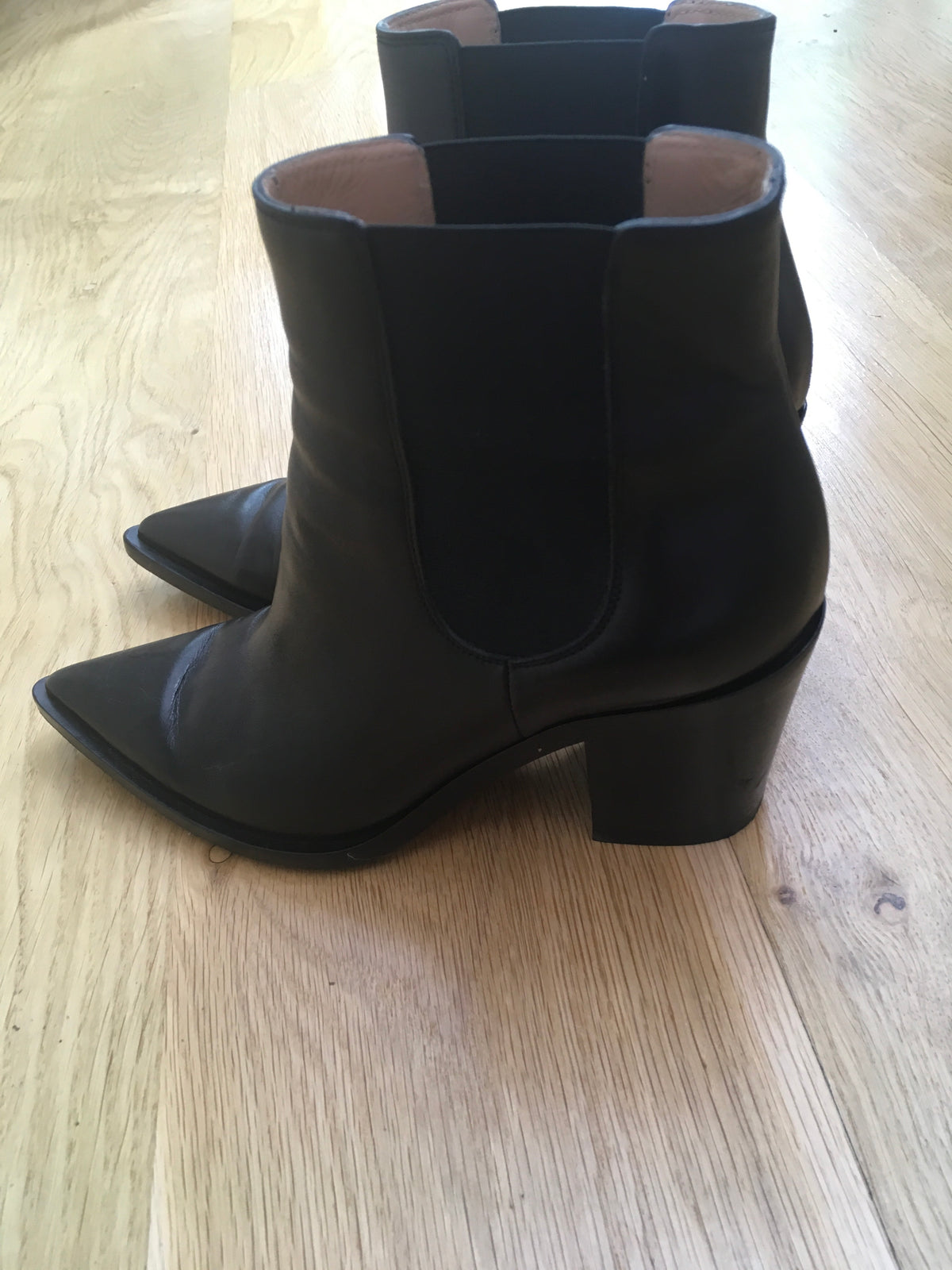 GIANVITO ROSSI 2019 70 leather Chelsea boot booties  Ladies