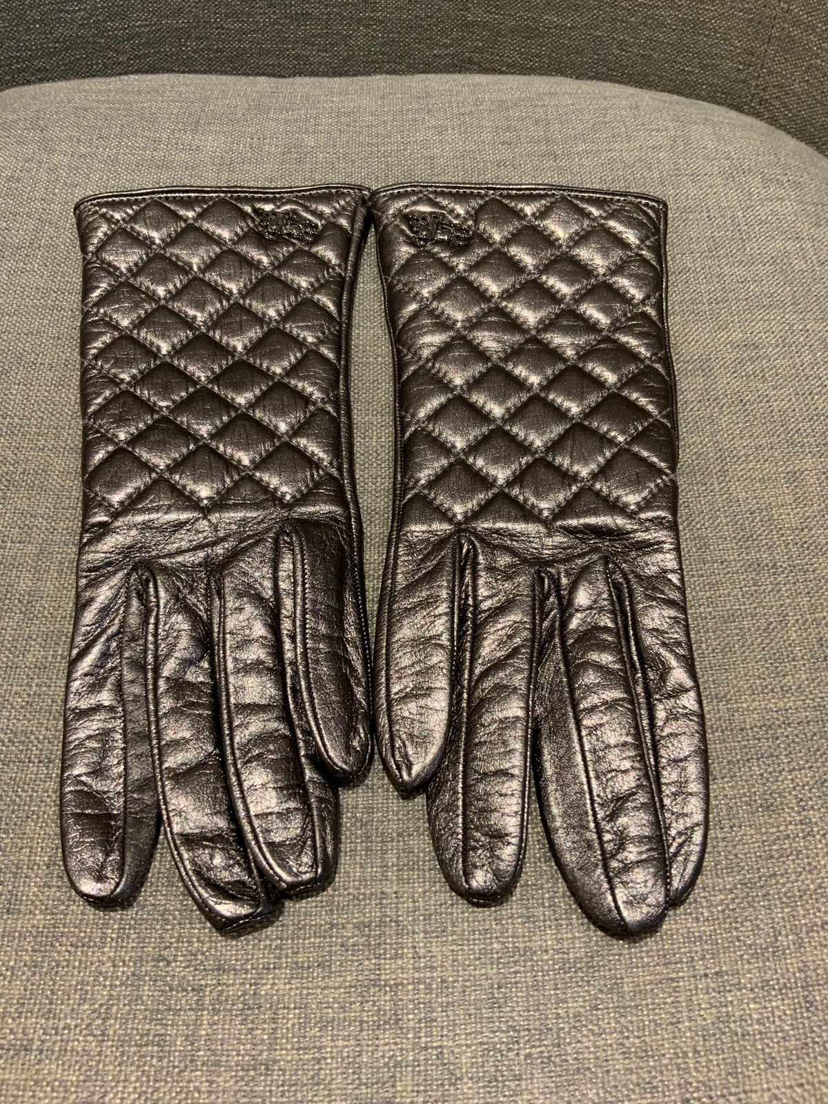 Burberry Metallic Quilted Leather Short Gloves Size 7 ladies