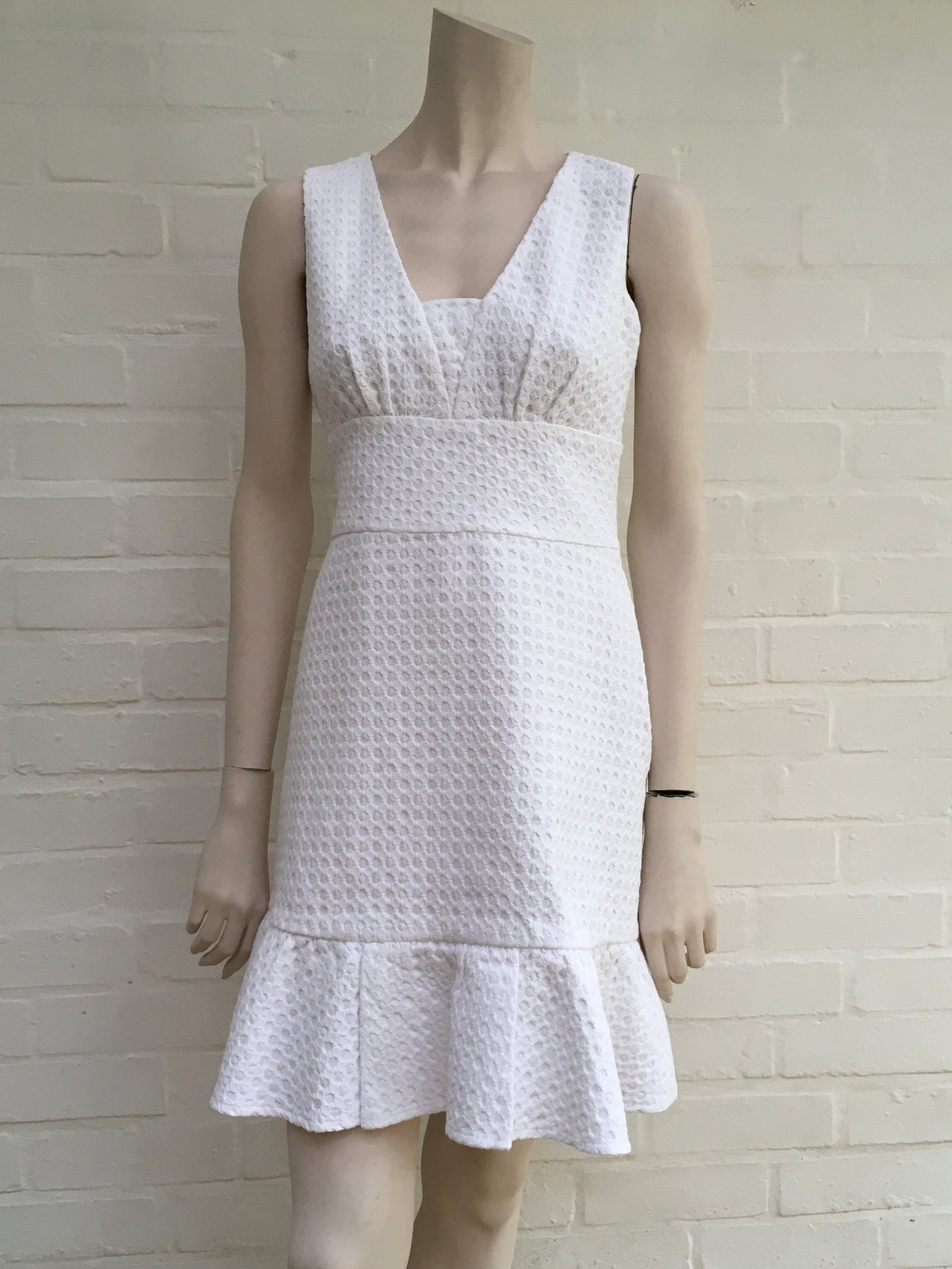 Moschino Boutique Flared Hem White Dress Size I 42 GB 10 US 8 FR 38 dress