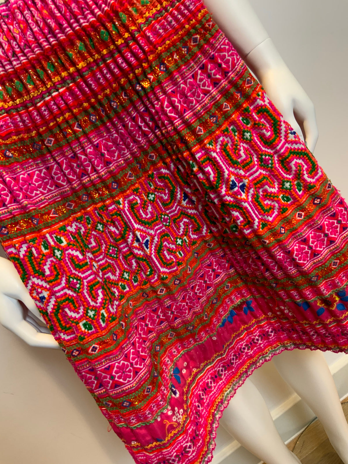 Gypsy Style Pleated Hand Embroidered midi skirt Size S small ladies