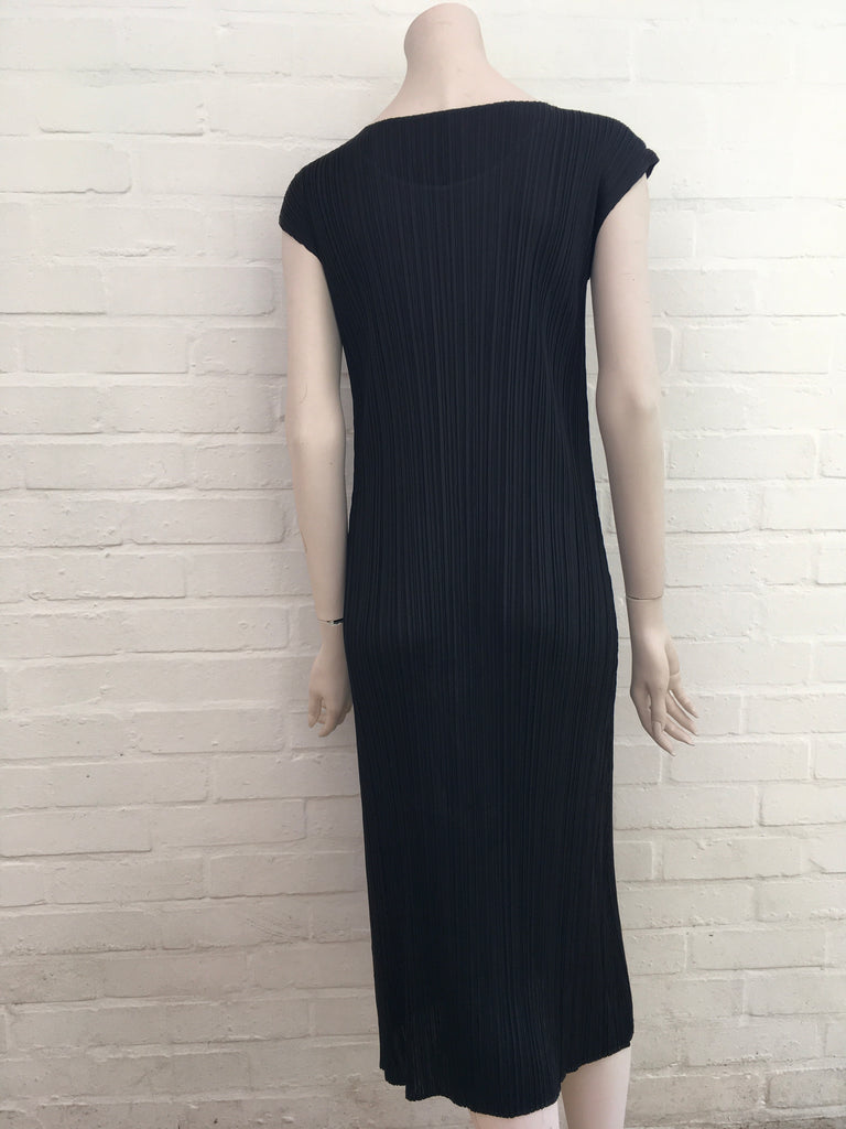 pleats please tank dress Sleeveless Pleated Dress La Garonne