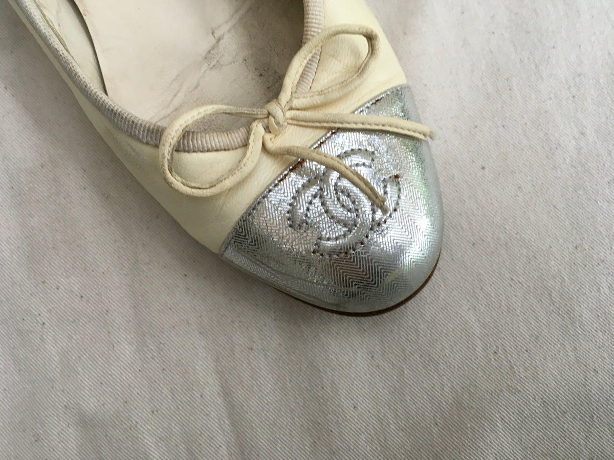 CHANEL CC Cap-Toe Leather Beige/Silver FLAT SHOE SIZE 36 UK 3 US 6 NOT A PAIR ladies