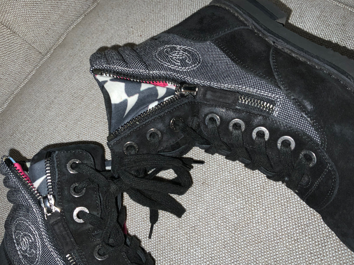 CHANEL Interlocking CC Logo Combat Boots SIZE 37 1/2 UK 4.5 US 7.5 ladies