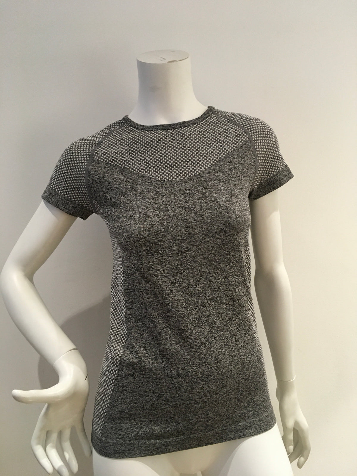 WORK OUT Women's Slim fit Grey T Shirts SIZE UK 10 / 12 ladies