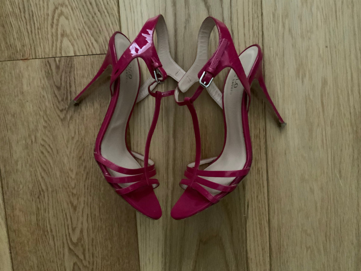 Ralph Lauren Polo Fuchsia Patent Leather Sandals Size 39 1/2 UK 6.5 US 9.5 ladies