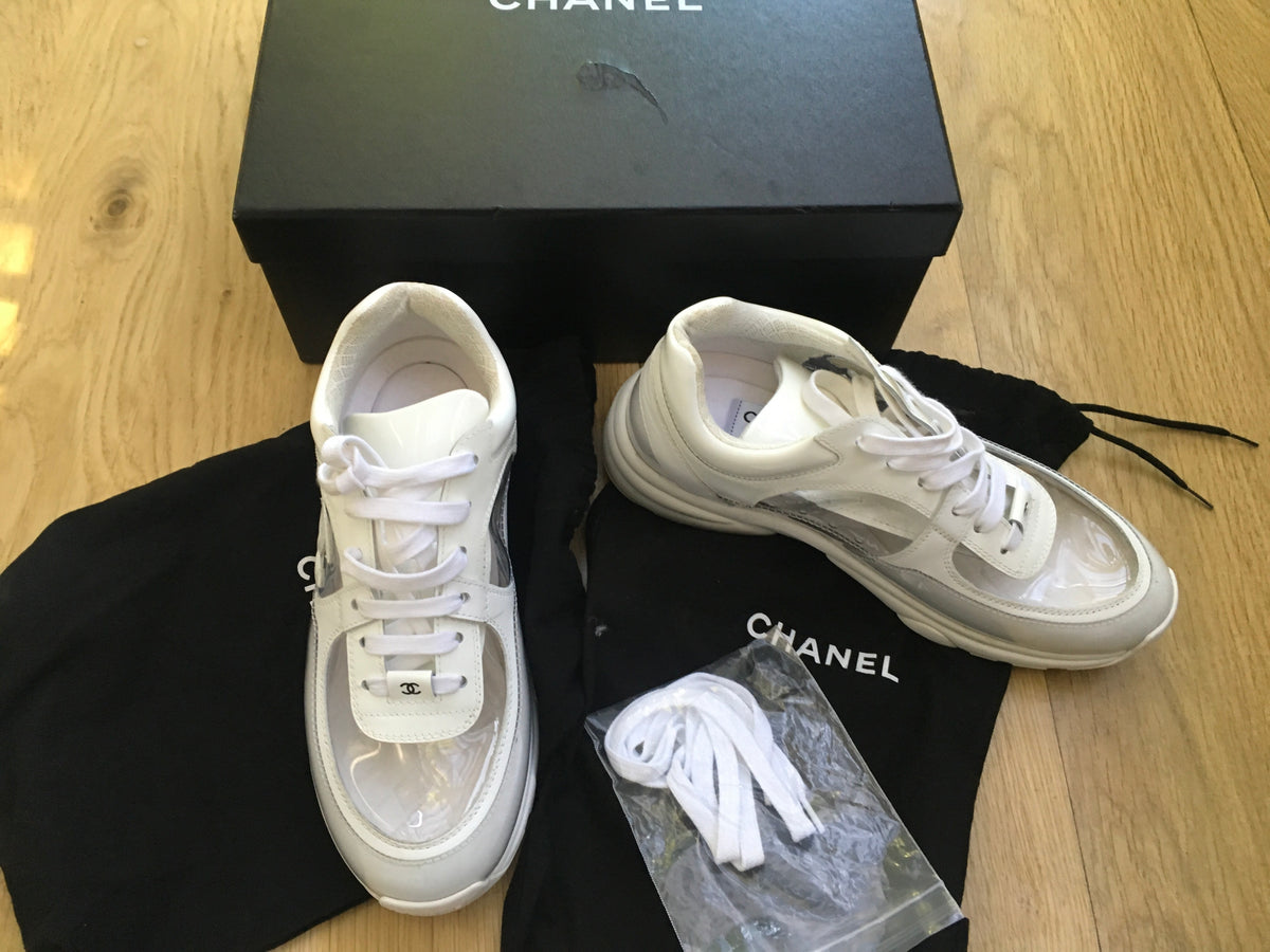 CHANEL 2018 White CC Low-Top Sneakers Trainers Shoes Ladies