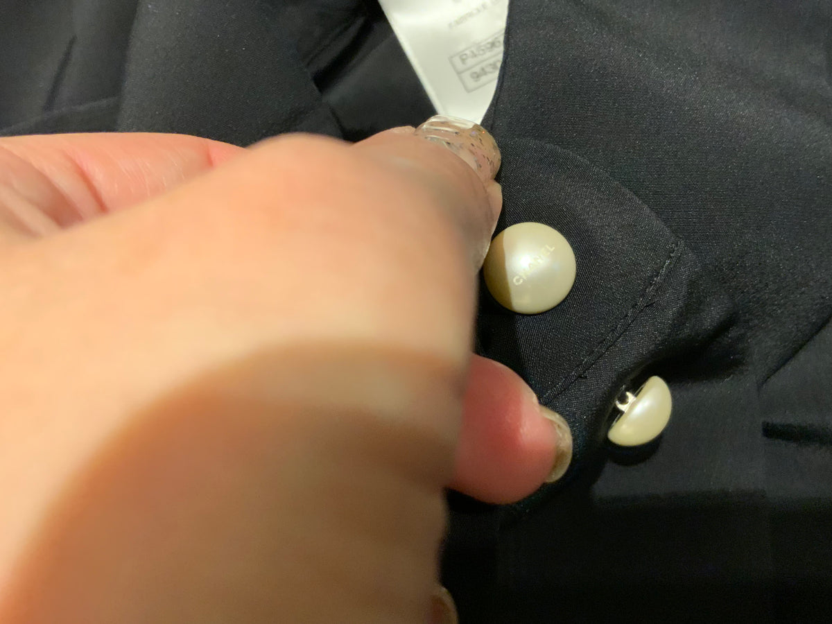 Chanel 2013 Pleated Silk Shirt Dress Pearls Buttons Amazing F 38 UK 10 US 6 ladies