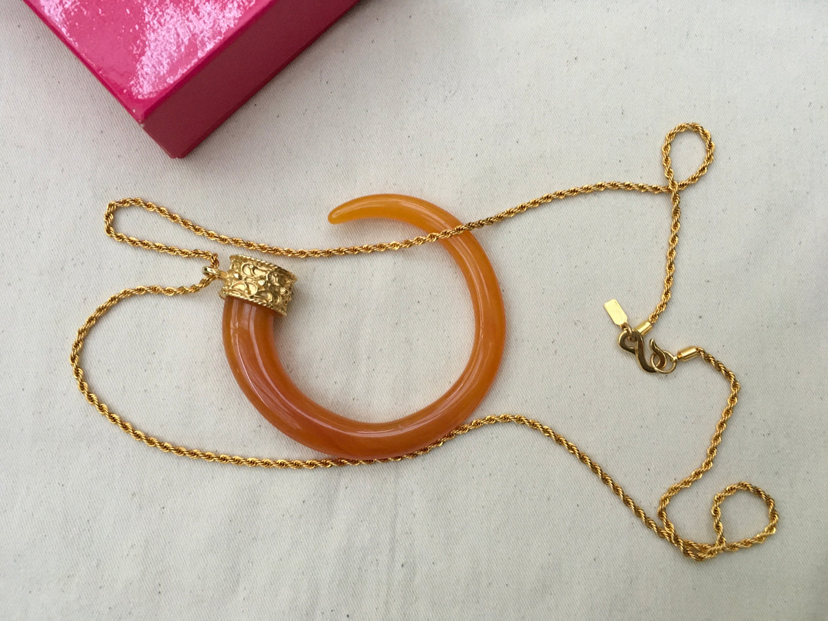 Kenneth Jay Lane Resin Tusk Pendant Necklace Chain Ladies