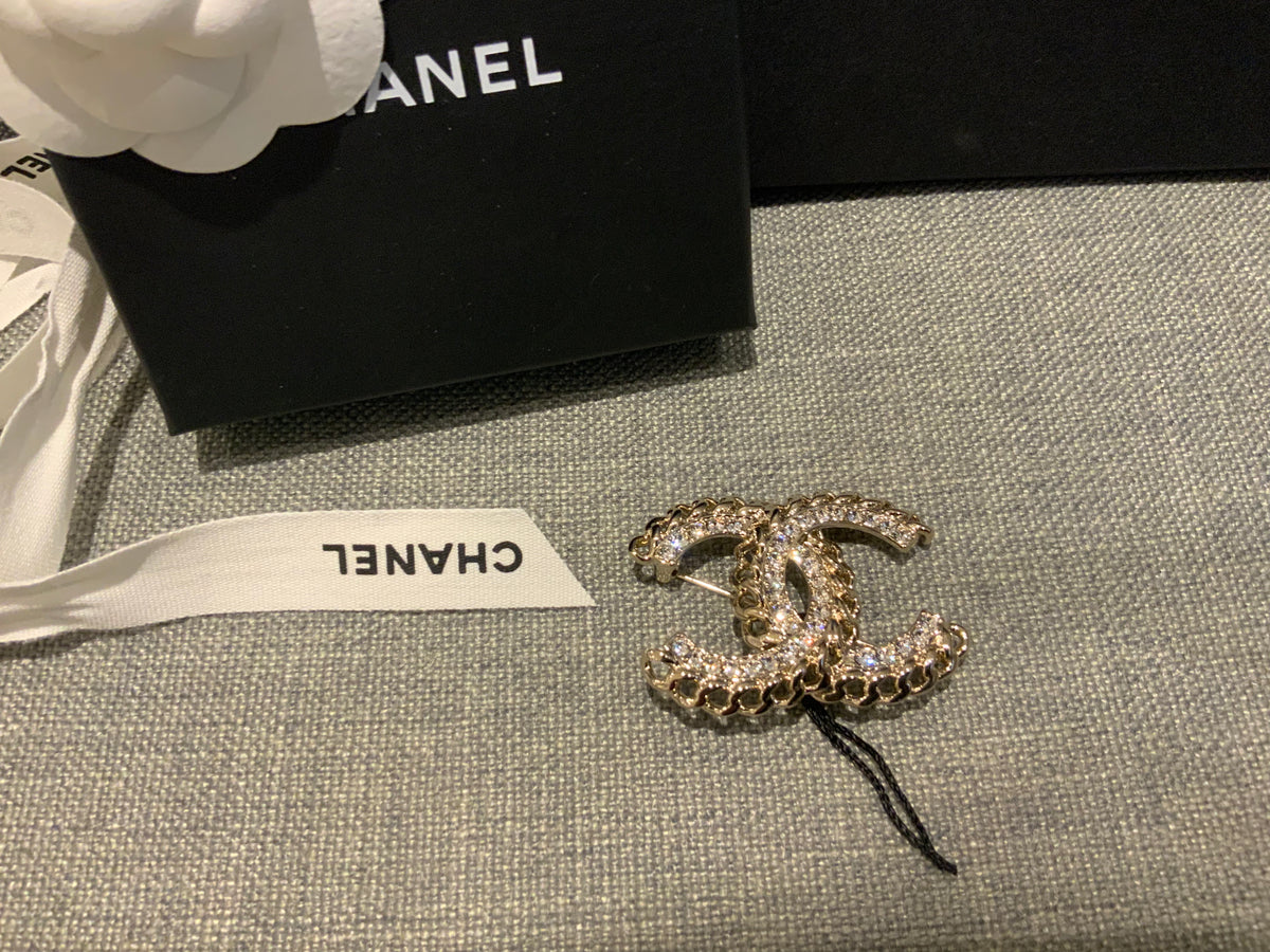 CHANEL 2021 Crystal Chain CC Brooch Gold ladies