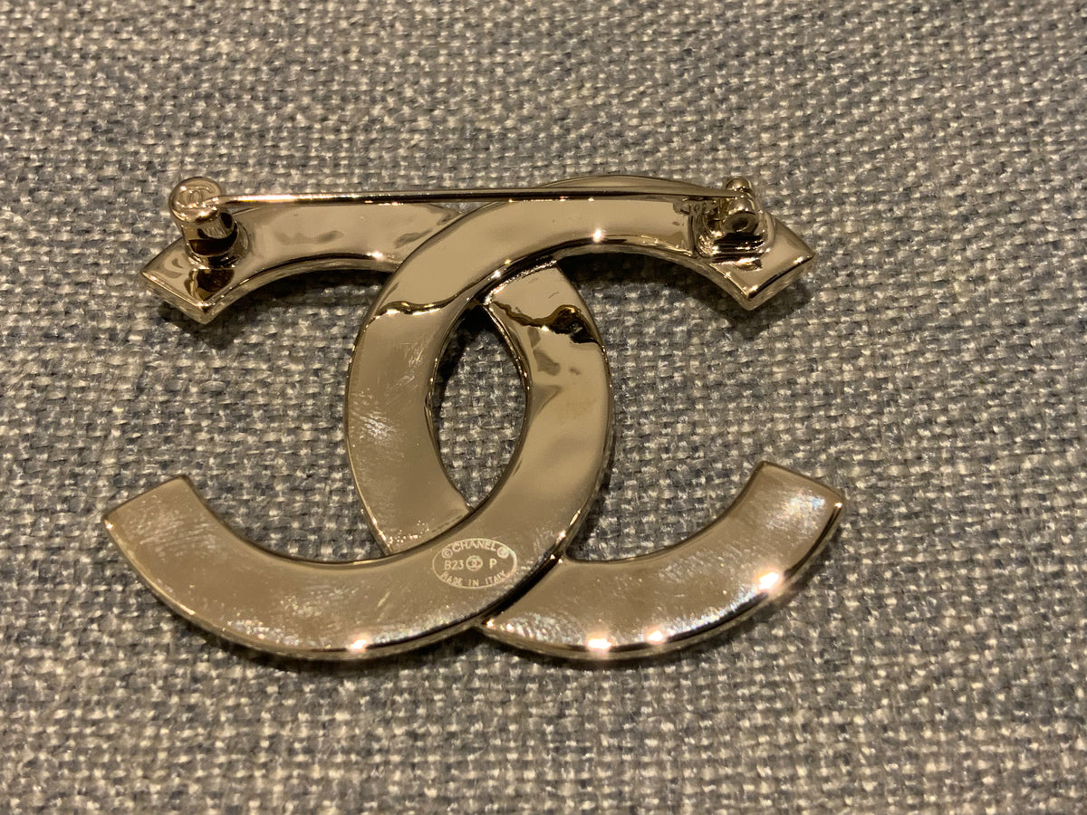Chanel 2023 Latest Collection Crystals CC Large Brooch Light Gold ladies
