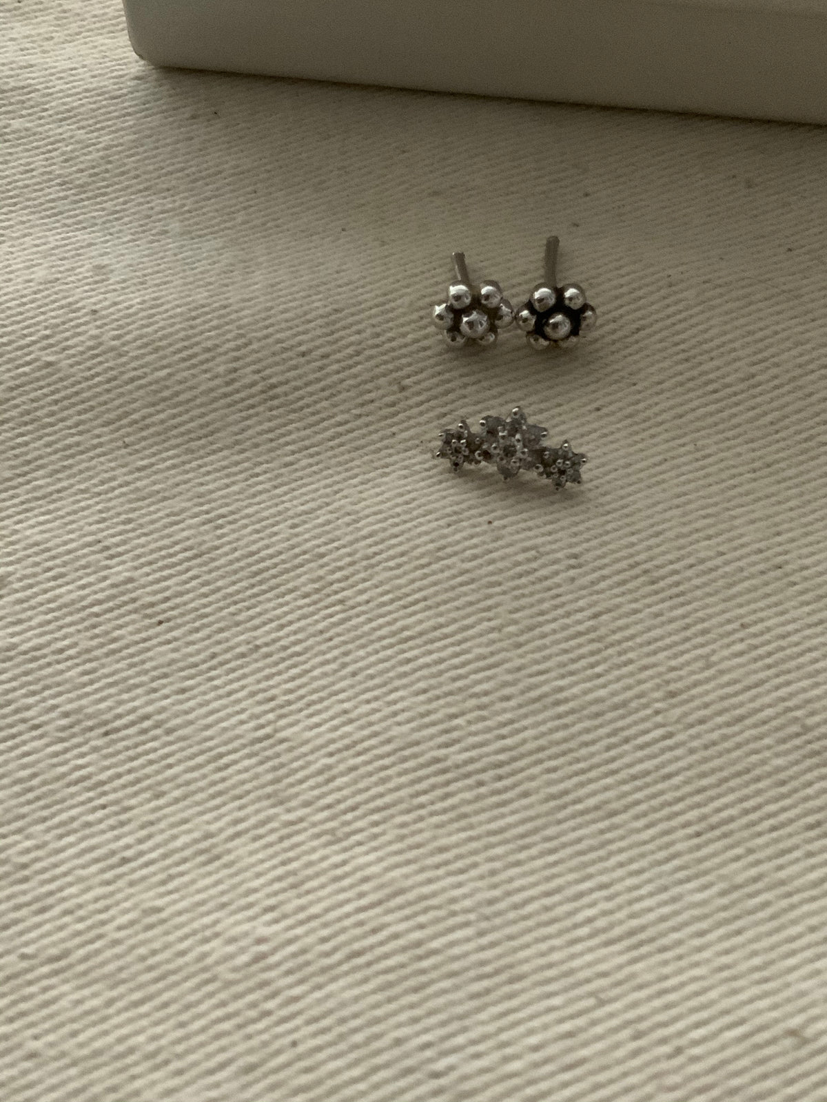 MARIA TASH Flower Garland 3mm 18-karat white gold diamond earring ladies