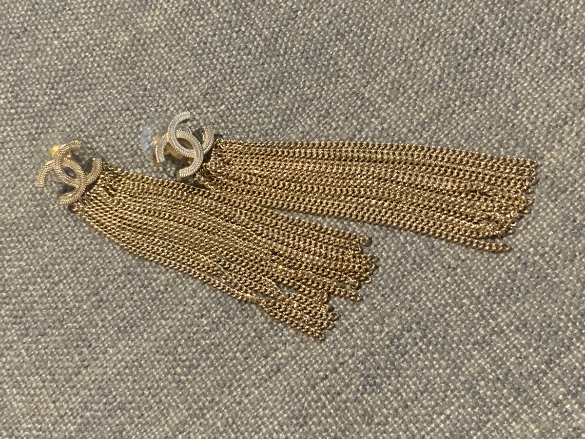 CHANEL 2022 A22 CC Multi Strand Chain Drop Earrings Gold Drop Earrings ladies