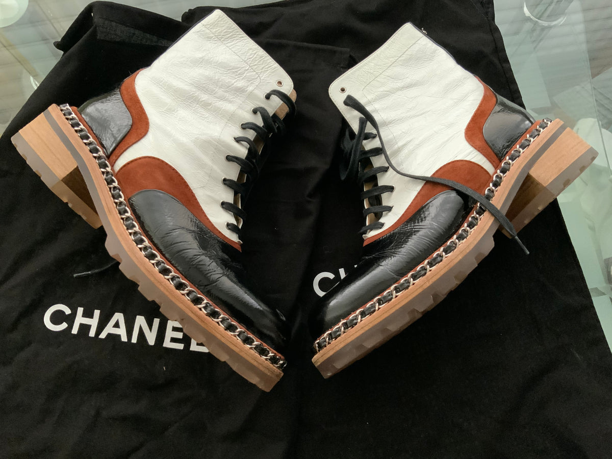 CHANEL Most wanted ICON patent combat boots Size 38 UK 5 US 8 ladies