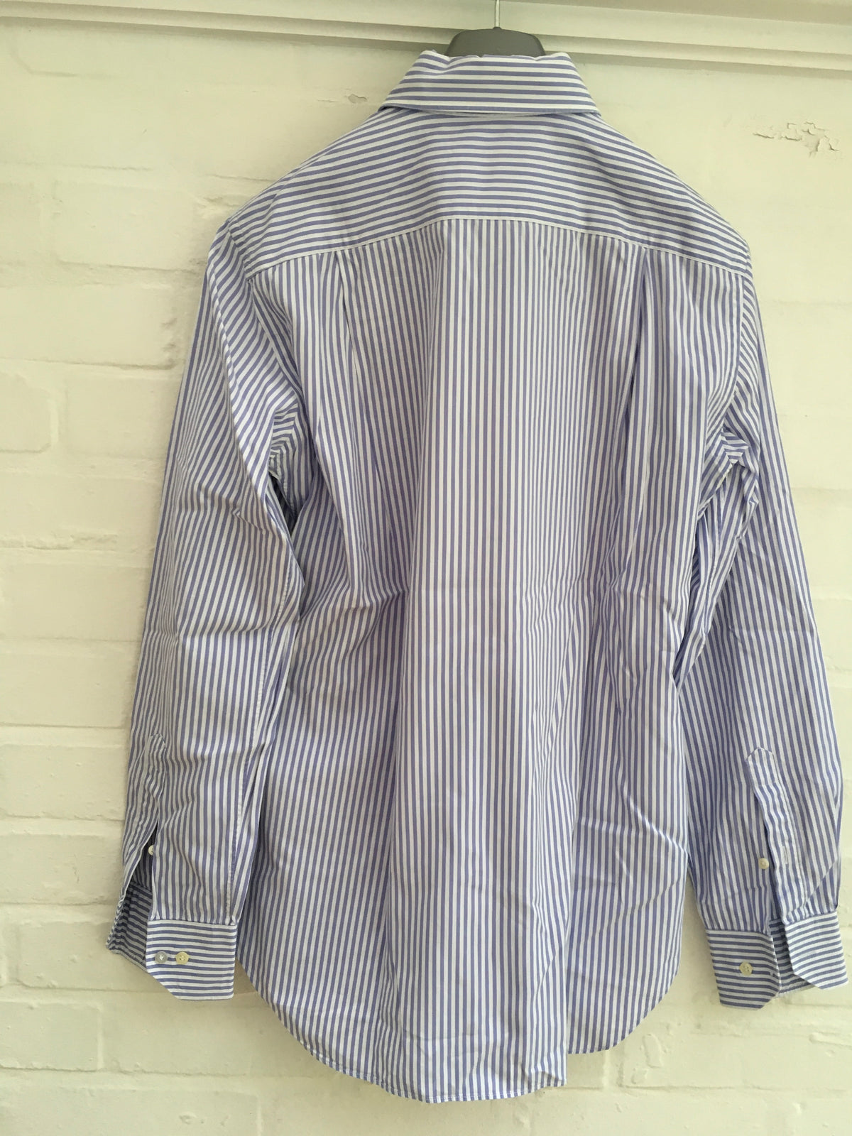 Corneliani LONG SLEEVE BUTTON-UP STRIPED SHIRT SIZE 15.5” 39 CM Men