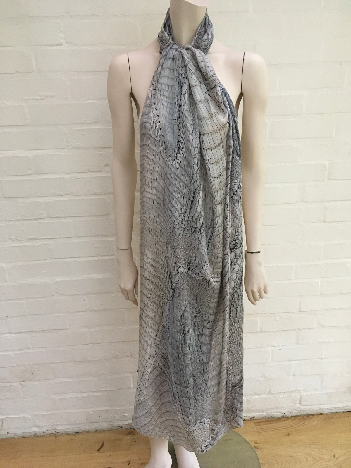 Roberto Cavalli RUNAWAY CROCODILE PRINT SILK SCARF SHAWL AMAZING Ladies