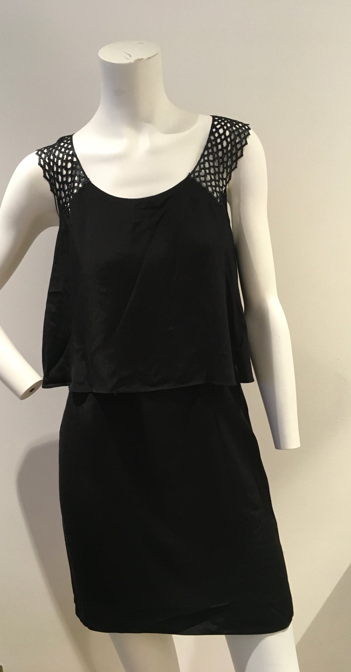 SANDRO Paris Black Eyelet Shoulder Viscose Dress Size 1 S Small ladies