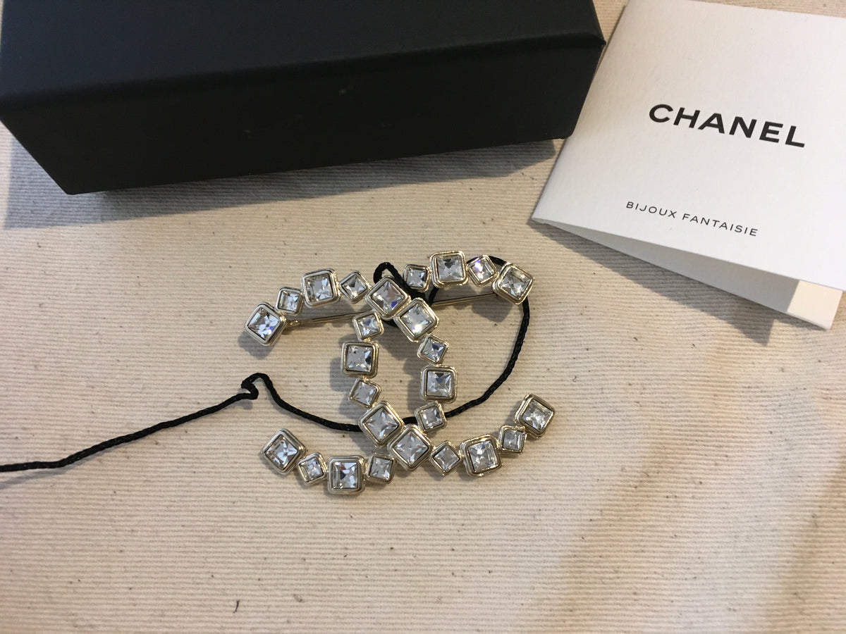 CHANEL Limited Edition 2020 Crystals CC XL Brooch Champagn Gold ladies