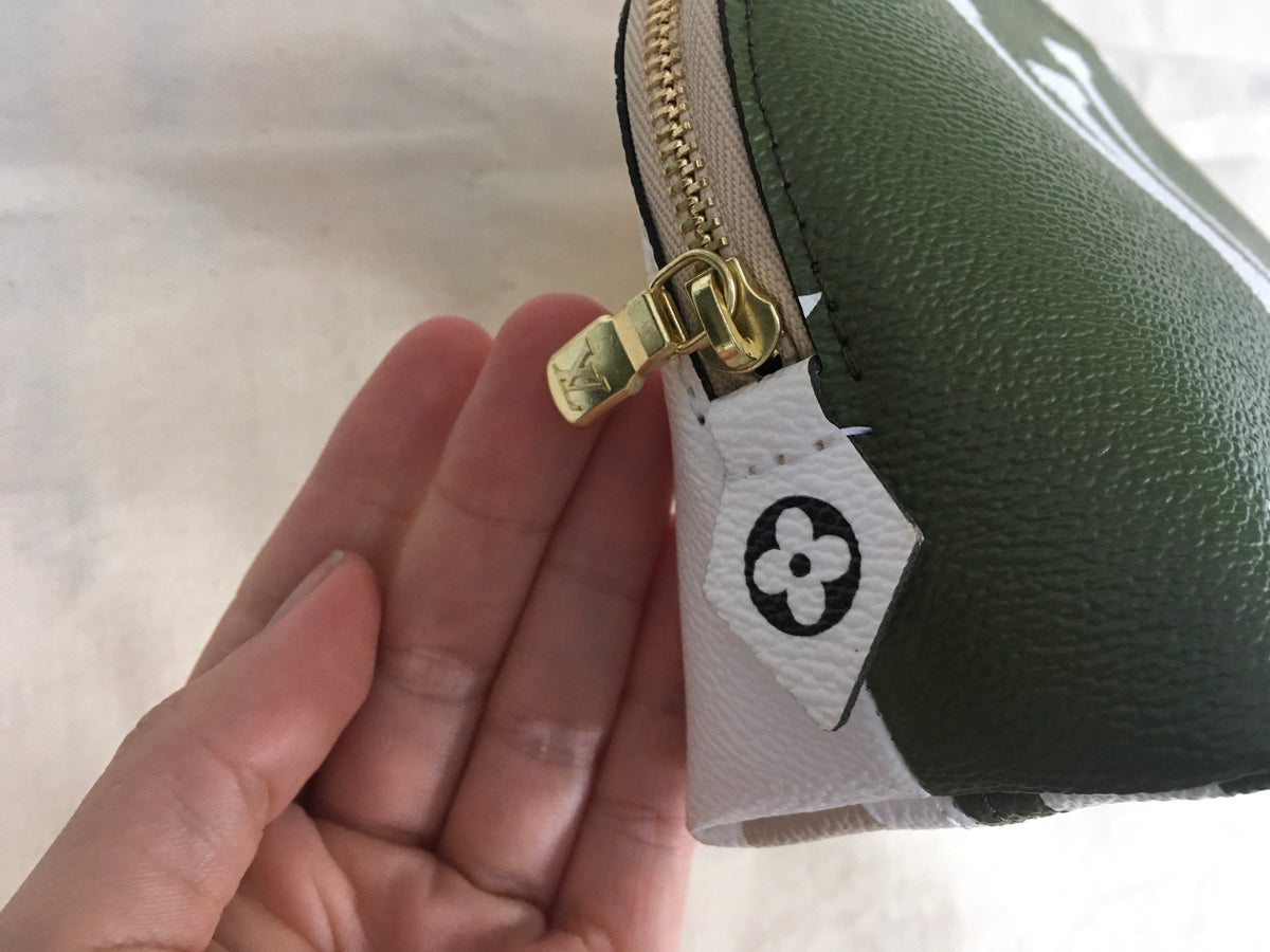 LOUIS VUITTON Monogram Giant Cosmetic Pouch Kaki 2019 COLLECTION Ladies