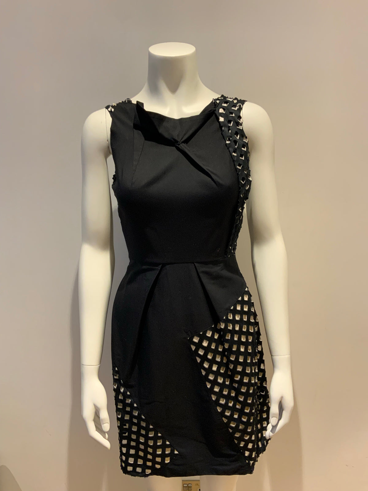Roland Mouret RUNAWAY Black & White Lasercut Dress UK 8 US 4 IT 40 FR 36 ladies
