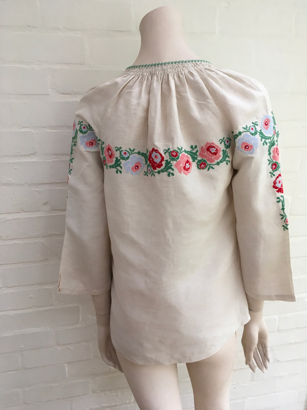 VILSHENKO Harper embroidered slub linen and silk-blend blouse  Ladies
