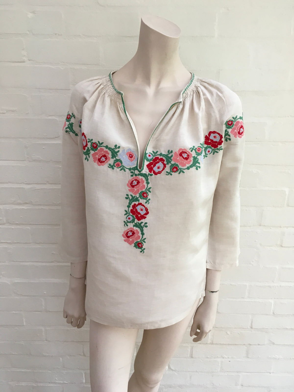 VILSHENKO Harper embroidered slub linen and silk-blend blouse  Ladies