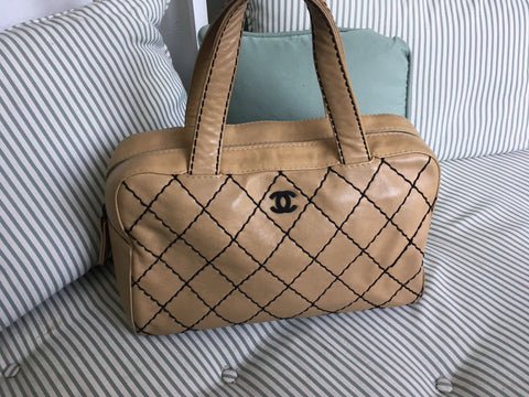 CHANEL Beige quilted leather Surpique Bowler bag Handbag 100