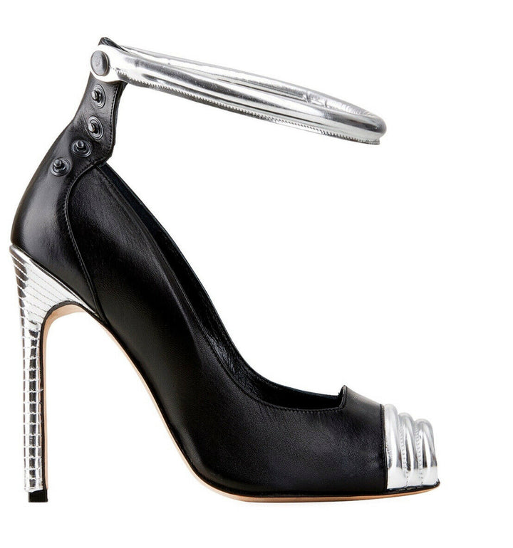 MANOLO BLAHNIK TOLDAMOD Silver Black Leather PEEP TOE SHOES HEELS SIZE 37.5 ladies